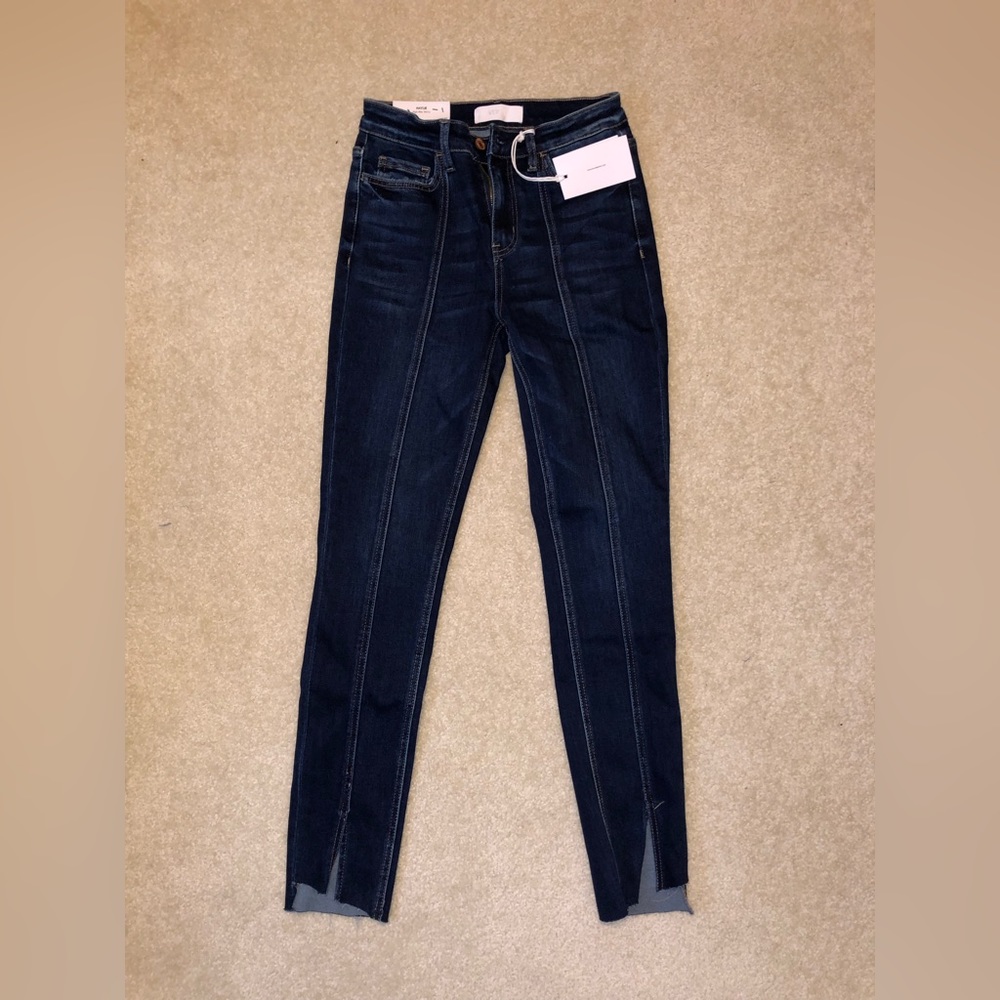 Vervet size 26 Haylie jeans, NWT.